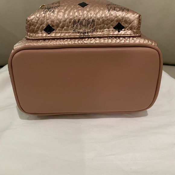 cross body camera bag lululemon Must-Have Lululemon White Opal Camera Bag for Fashion Finds